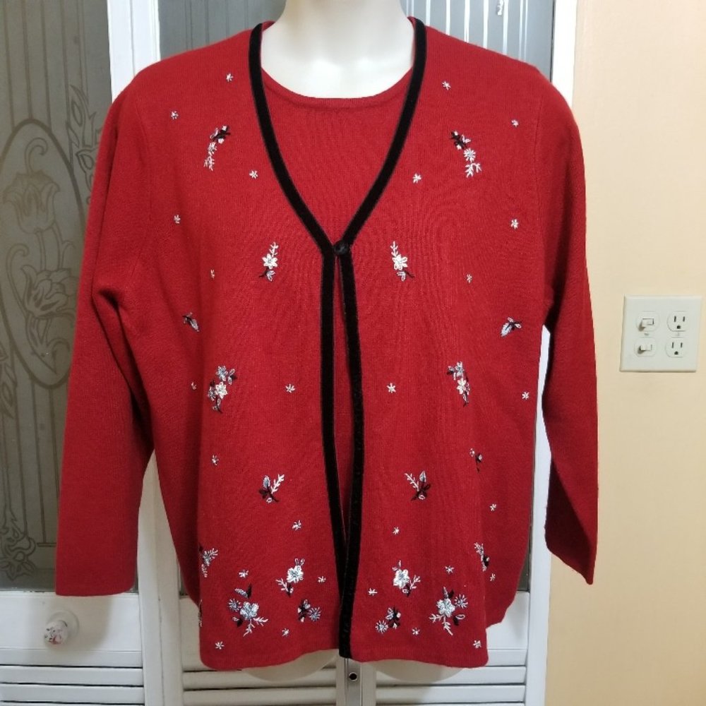 Dressbarn Ladies Beautiful 2 Piece Faux Top & Floral Embroidered Sweater Set